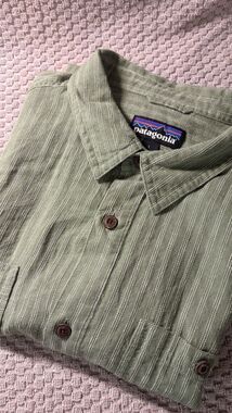 Patagonia Mens L Puckerware Shirt Short Sleeve Button Up Green Stripe